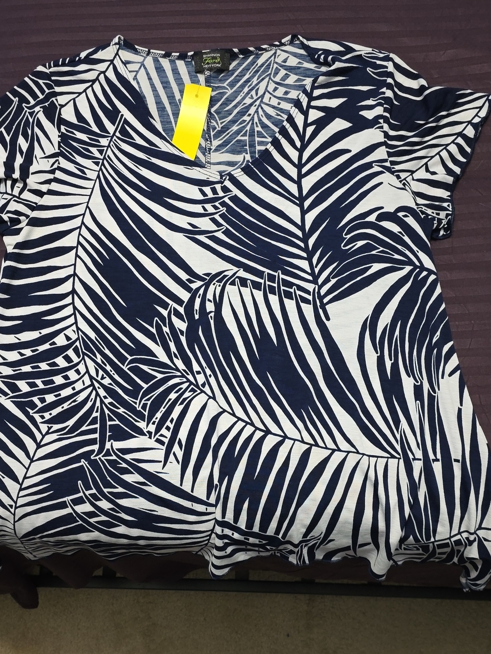 Shannon Ford NY Navy & White Palm-Print V-Neck Top